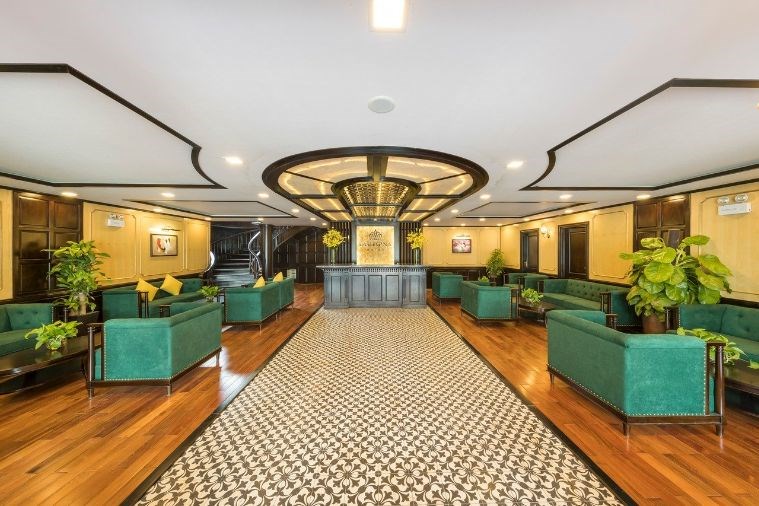 Du thuyền La Regina Legend Vịnh Lan Hạ 